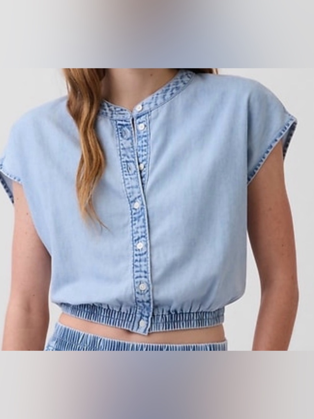 GAP Light Blue Washed Denim Button-Front Crop Top - Picture 2 of 2